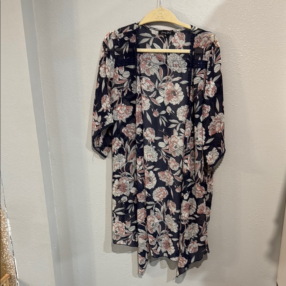 Emory Park Floral Kimono - Navy and Pink
